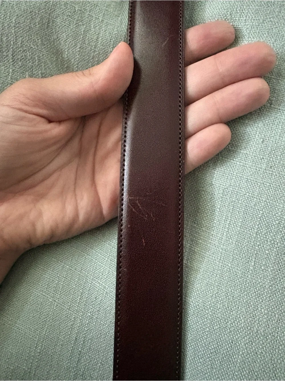 Trafalgar Cortina Leather Belt Men’s Size 42 Mahogany Brown Gold Buckle